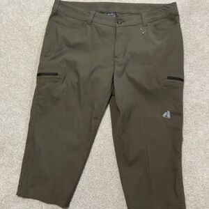 Eddie Bauer First Ascent Guide Pro Crop Capri Pants Olive Green 18W NEW NO TAGS